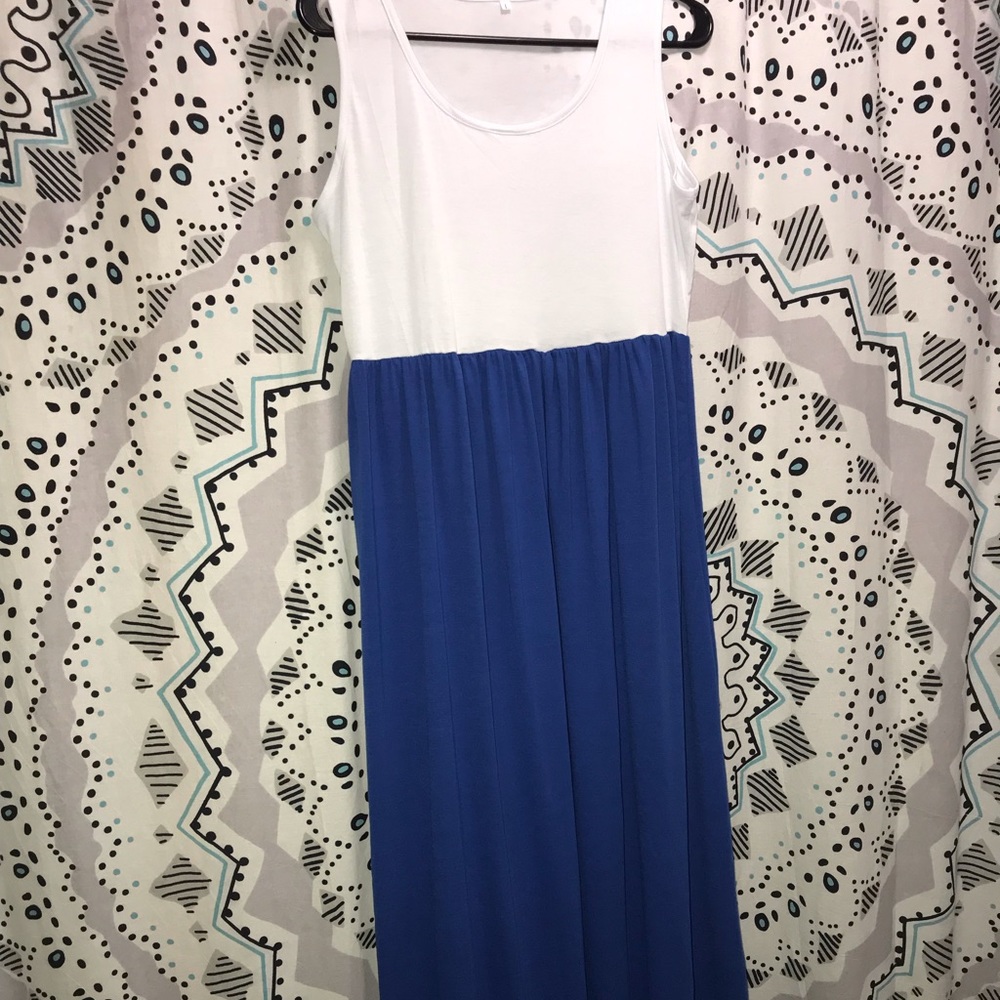 Maternity maxi dress